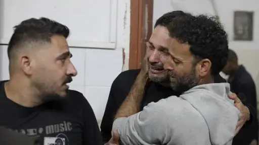 غزة.. استشهاد فتى برصاص إسرائيلي يرفع حصيلة شهداء... غزة.. استشهاد فتى برصاص إسرائيلي يرفع حصيلة شهداء اليوم إلى 5