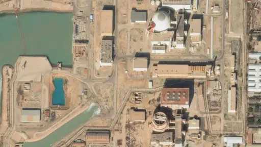 روس آتوم الروسية: 20 شخصا لا يزالون في محطة بوشهر النووية الإيرانية