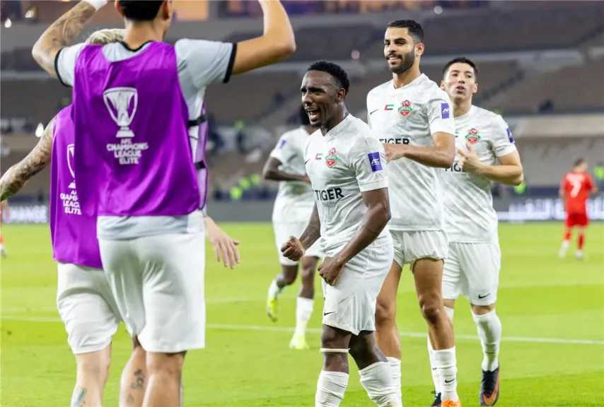الأهلي الإماراتي يهزم تراكتور الإيراني بثلاثية ويتأهل لربع نهائي دوري أبطال آسيا