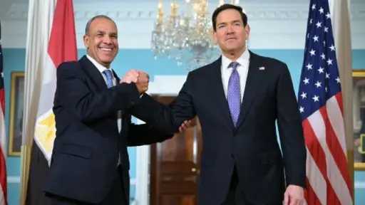وزير الخارجية يبحث مع نظيره الأمريكي تعزيز التعاون... وزير الخارجية يبحث مع نظيره الأمريكي تعزيز التعاون وتطورات المنطقة