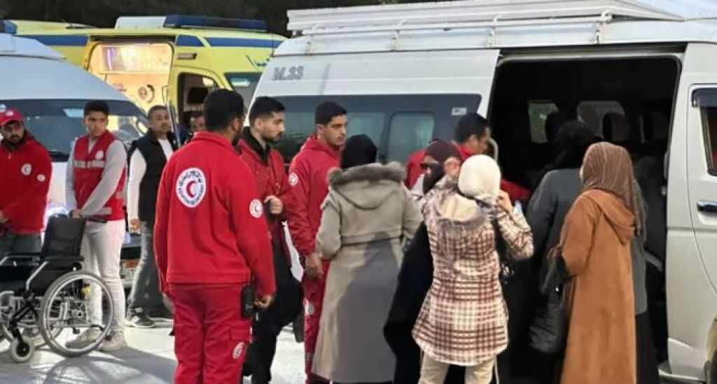 وصول دفعة جديدة من الفلسطينيين العائدين إلى غزة عبر معبر رفح