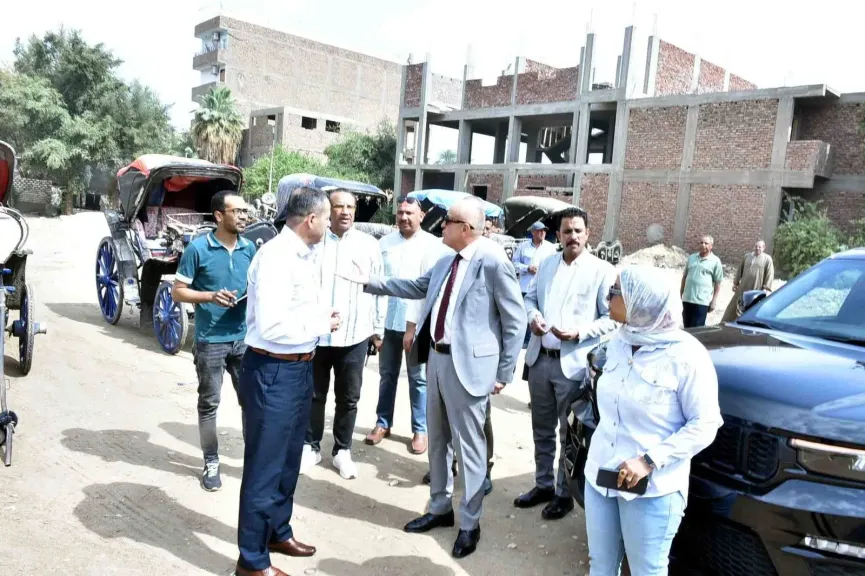 جانب من جولة محافظ الأقصر