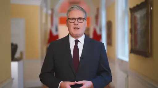 رئيس الوزراء البريطاني: لن أخضع لضغوط ترامب بشأن... رئيس الوزراء البريطاني: لن أخضع لضغوط ترامب بشأن اتفاق التجارة