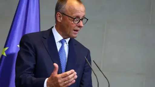 رويترز: المستشار الألماني يشارك في محادثات باريس بشأن... رويترز: المستشار الألماني يشارك في محادثات باريس بشأن مضيق هرمز