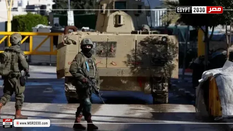 الجيش الإسرائيلي يقتحم الخليل ويغلق لجنة زكاة ويعتقل وزير أوقاف سابق