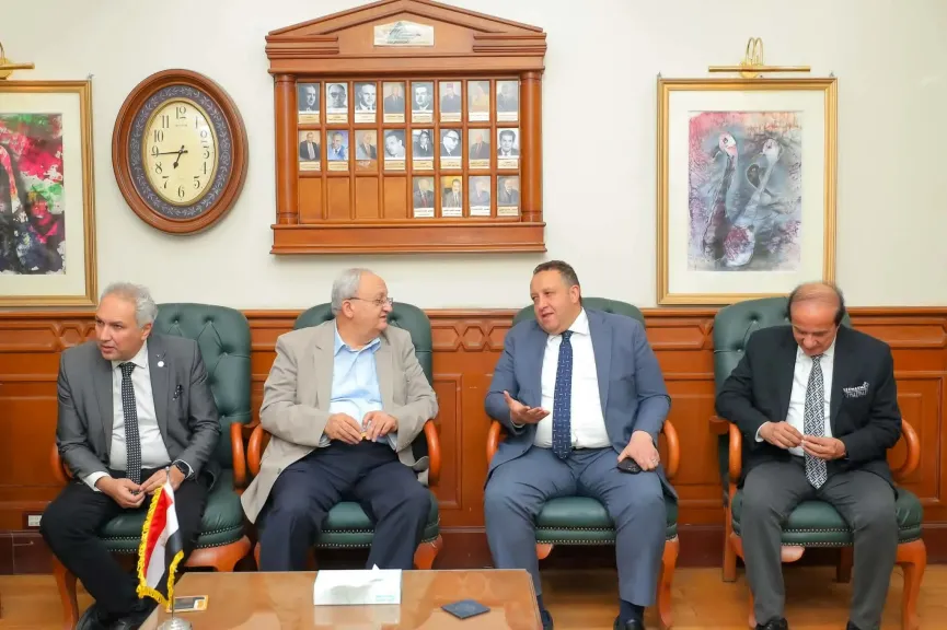 نقيب المهندسين يبحث مع وفد آشري - القاهرة