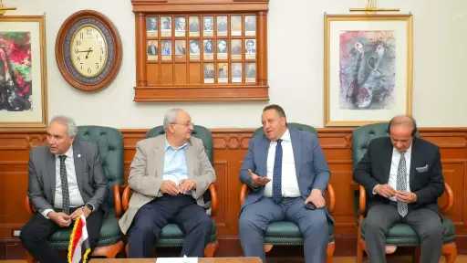 نقيب المهندسين يبحث مع وفد آشري - القاهرة... نقيب المهندسين يبحث مع وفد آشري - القاهرة تعزيز التعاون وتأهيل المهندسين لسوق العمل دوليًا