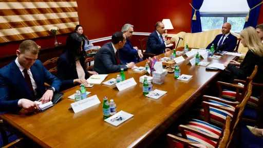 وزير الخارجية يلتقي رئيس لجنة الشئون الخارجية بمجلس... وزير الخارجية يلتقي رئيس لجنة الشئون الخارجية بمجلس النواب الأمريكي ويؤكد الحرص على تعزيز التعاون المشترك بين البلدين