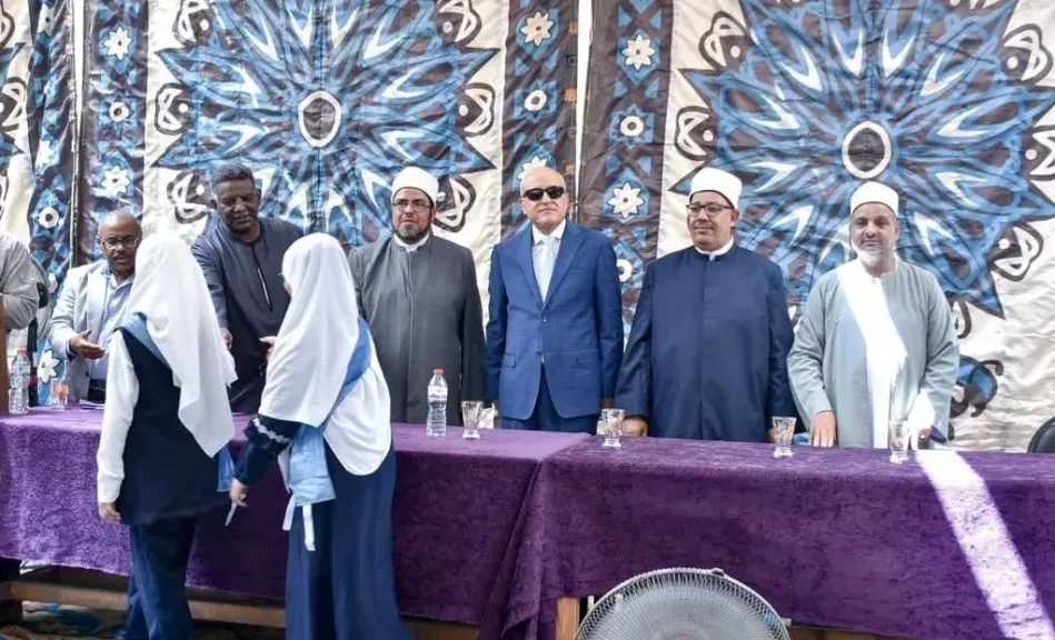 محافظ الأقصر يشهد تكريم 60 من حفظة القرآن الكريم بمعهد البياضية الأزهري
