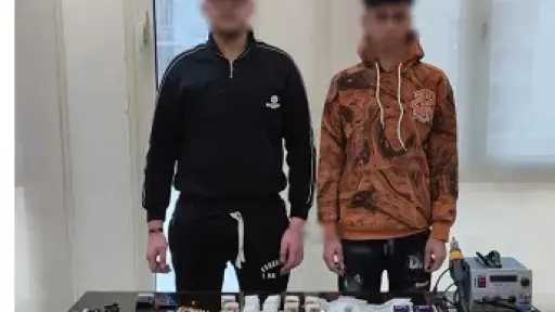 قبل امتحانات الثانوية العامة.. ضبط شخصين يروجان لبيع... قبل امتحانات الثانوية العامة.. ضبط شخصين يروجان لبيع سماعات غش في الجيزة