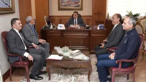 محافظ بوسعيد يلتقي مدير عام هيئة الأبنية التعليمية الجديد ويستعرض خطة العمل