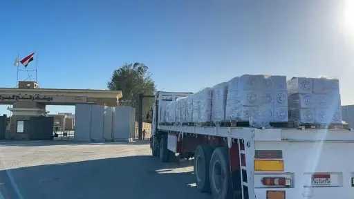 الهلال الأحمر المصري: زاد العزة 178 تدخل قطاع... الهلال الأحمر المصري: زاد العزة 178 تدخل قطاع غزة محملة بآلاف الأطنان من المساعدات الإغاثية