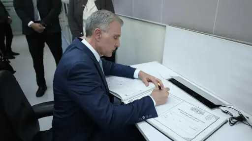 عقب لقائه الإمام الأكبر.. أمير رومانيا يتفقد مرصد الأزهر وأروقة الجامع