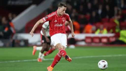 منافس مصر.. مدرب نوتنجهام فورست يكشف تطورات إصابة كريس وود