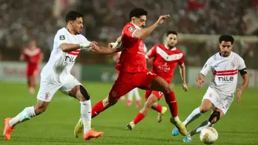 روح رياضية.. لاعبو الزمالك يواسيون شباب بلوزداد بعد وداع الكونفدرالية