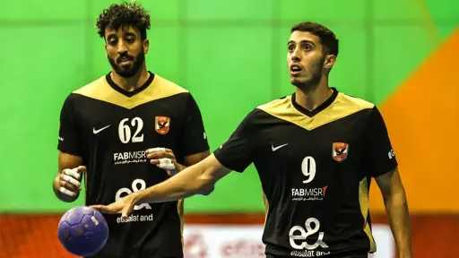 «رجال يد الأهلي» يفوز على البنك في الدوري