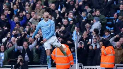 هالاند يشعل أجواء القمة: «آرسنال نهائي جديد والسيتي لا يعرف التراجع»