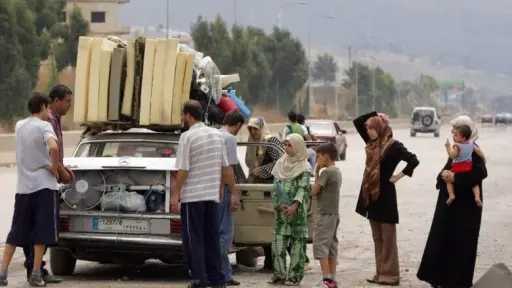 عودة النازحين إلى جنوب لبنان مستمرة رغم التحديات وتحذيرات الأمن.. تفاصيل