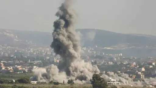 جيش الاحتلال الإسرائيلي ينفذ تفجيرا ببلدة لبنانية في اليوم الثاني لوقف النار