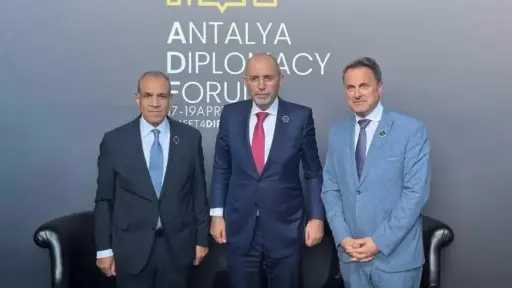 وزير الخارجية يلتقي مع وزيري خارجية الأردن ولوكسمبرج على هامش فعاليات منتدى أنطاليا