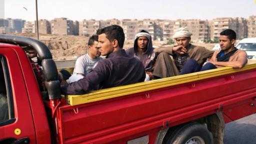 تحذير شديد اللهجة من وزارة النقل للمواطنين بشأن مخاطر استخدام عربات نقل غير مخصصة لنقل الركاب