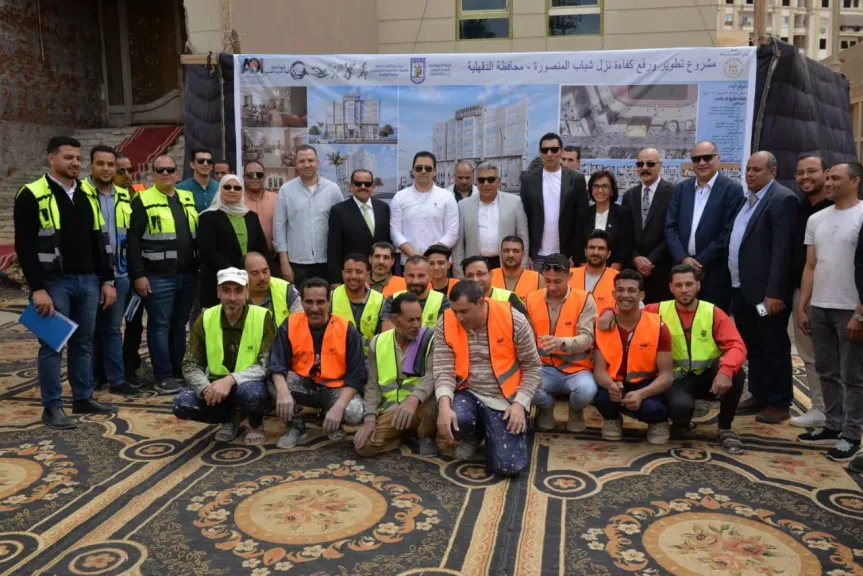 محافظ الدقهليه ووزير الشباب والرياضة يتفقدان اعمال التطوير الجاريه باستاد المنصورة الرياضي