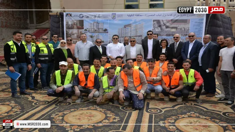 محافظ الدقهليه ووزير الشباب والرياضة يتفقدان اعمال التطوير الجاريه باستاد المنصورة الرياضي