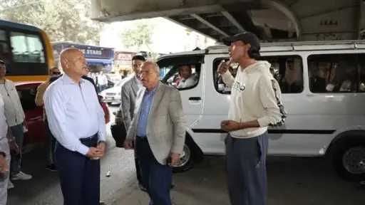 محافظ القاهرة يتفقد ميدان رمسيس ووسط البلد ويشدد على استمرار الانضباط ومنع المواقف العشوائية