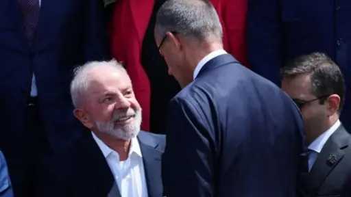 المستشار الألماني يستقبل الرئيس البرازيلي في هانوفر بمراسم عسكرية