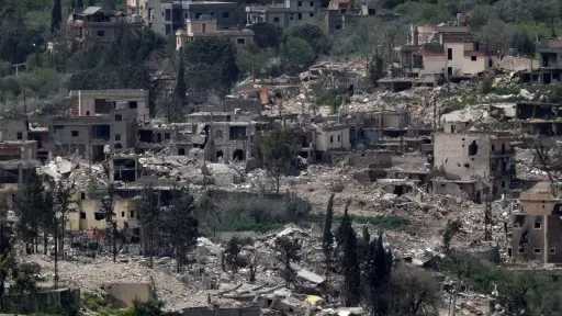 تحذيرات إسرائيلية لسكان جنوب لبنان مع استمرار هدم القرى رغم وقف إطلاق النار