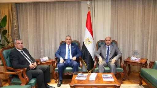 وزير العمل ونقيب المحامين يبحثان قانون العمل الجديد