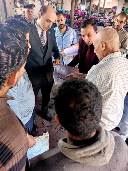 معاينة موقع حريق مصنع نسيج بالمحلة الكبرى 