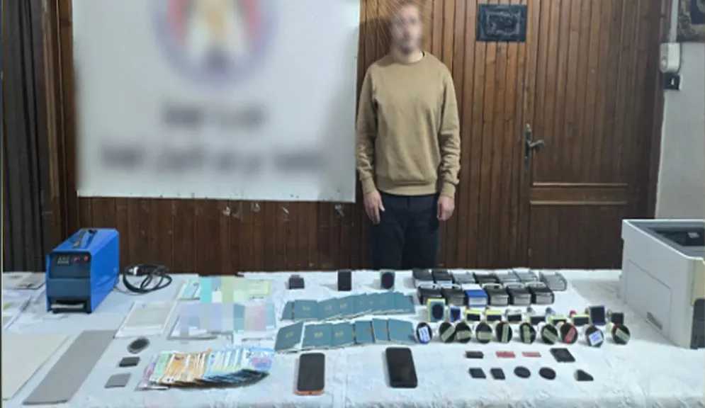 ضبط مزور الغربية أوهم مواطنين بتسهيل السفر للخارج بمستندات وأختام مزورة
