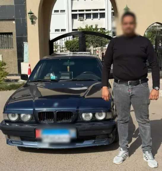 ضبط قائد سيارة يؤدي حركات استعراضية بكوبري دهشور في البحيرة