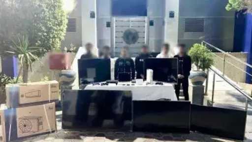 ضبط تشكيل عصابي لسرقة الشقق السكنية بأسلوب “كسر الباب” في الإسكندرية