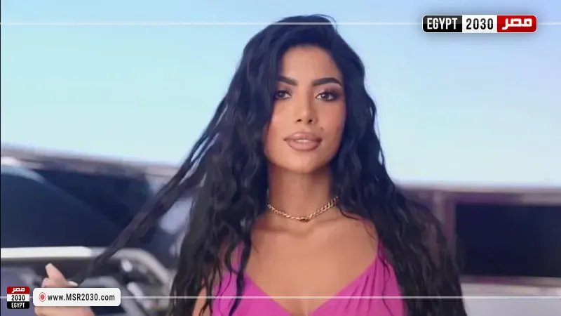 كارولين عزمي 