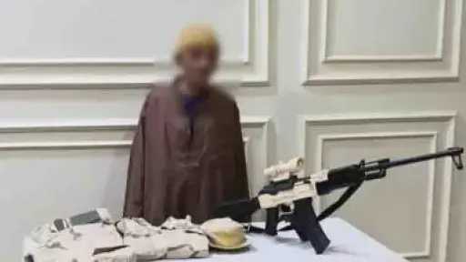 القبض على راقص بسلاح بلاستيكي في مولد العارف بالله بسوهاج.. والتحريات تكشف حالته النفسية