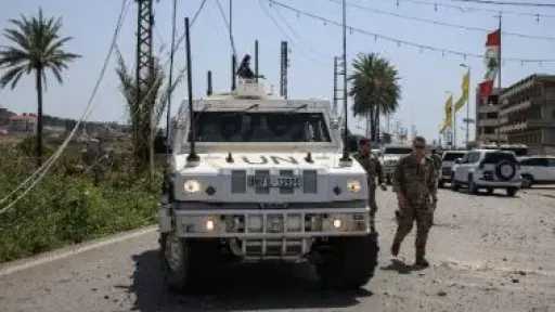 ماكرون يعلن وفاة جندي فرنسي من اليونيفيل في لبنان متأثرا بجراحه