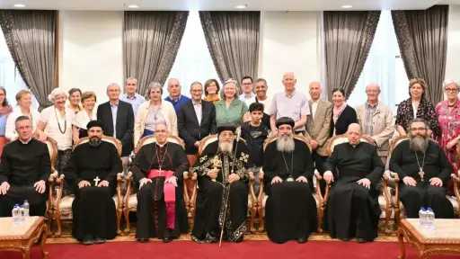 البابا تواضروس الثاني يستقبل وفد من الكنائس الفرنسية