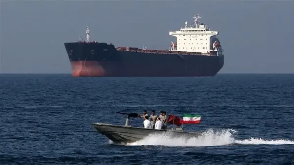 اليونان تنفي احتجاز سفينة تابعة لها في مضيق هرمز