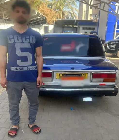 ضبط سائق طمس لوحة سيارة أجرة للتهرب من المخالفات المرورية بسوهاج