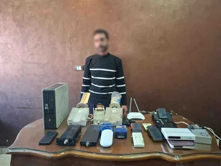 ضبط متهم بالغربية لإدارته شبكة بث تلفزيوني بدون ترخيص.. ومصادرة أجهزة لفك شفرات القنوات