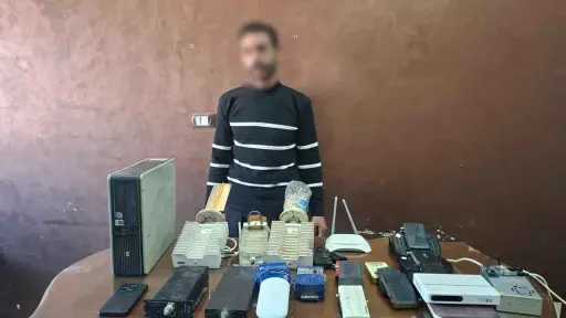ضبط متهم بالغربية لإدارته شبكة بث تلفزيوني بدون ترخيص.. ومصادرة أجهزة لفك شفرات القنوات