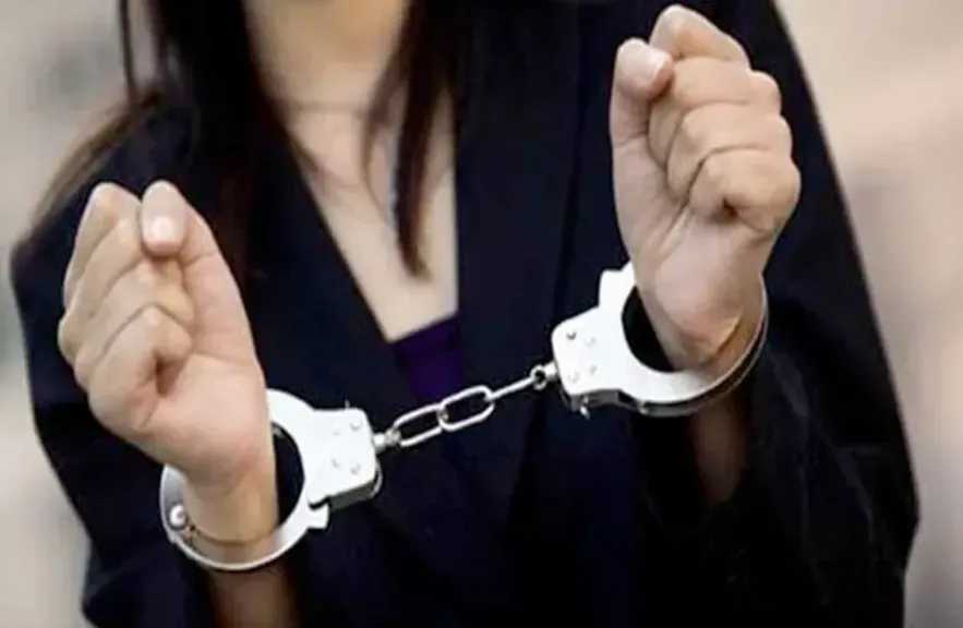 نشرت فيديوهات منافية للآداب.. القبض على صانعة محتوى فى الجيزة