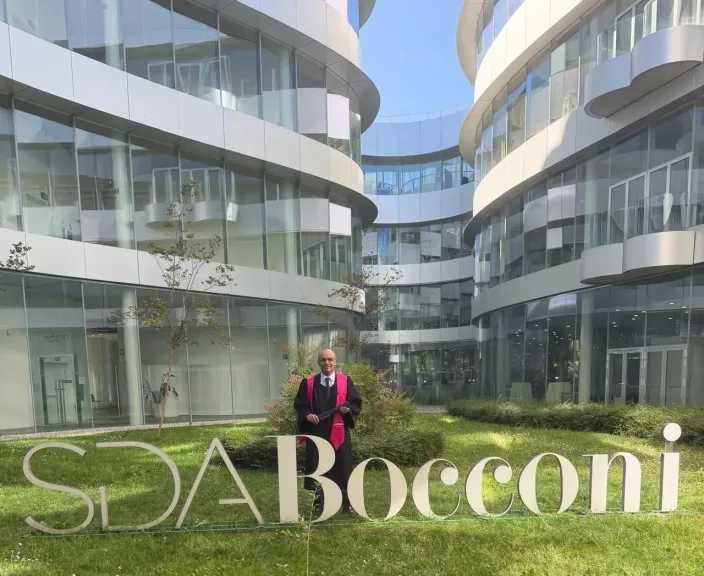 أحمد حسام عوض يحصل على الماجستير التنفيذي في إدارة الأحداث الرياضية من «SDA Bocconi»