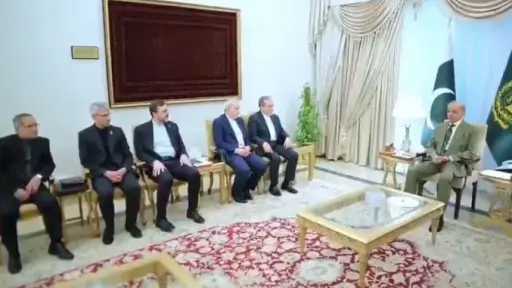 وزير الخارجية الإيراني: مجتبى خامنئي مهتم بالتعزيز الشامل للعلاقات مع دول الجوار