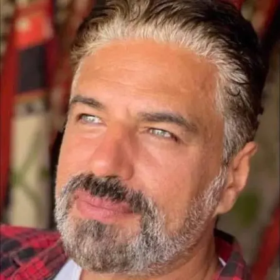  الرسام عمرو أمين