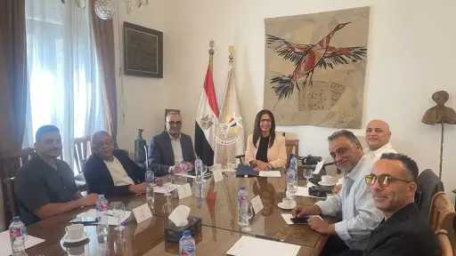 وزيرة الثقافة تبحث مع صُنّاع السينما سبل تطوير الصناعة وتعزيز تنافسيتها