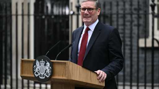 ستارمر يعبر عن صدمته من حادث إطلاق النار خلال عشاء مراسلي البيت الأبيض ويدعو لحماية الديمقراطية