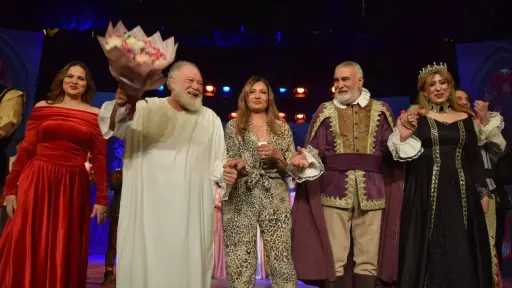 ليلى علوي تشيد بعرض الملك لير ليحيى الفخراني: قيمة وقامة ما بتتكررش